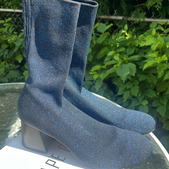 Cape Robbin size 9 blue Daisy metallic sock boots - Picture 4 of 4